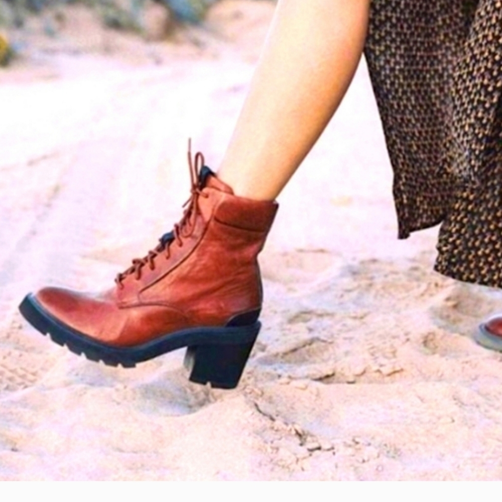 Frye Savannah Leather cognac Women Lace Up Combat Boots 6 euc
